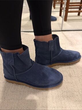 UGG Women's Classic Unlined Mini Perf Boots size 8